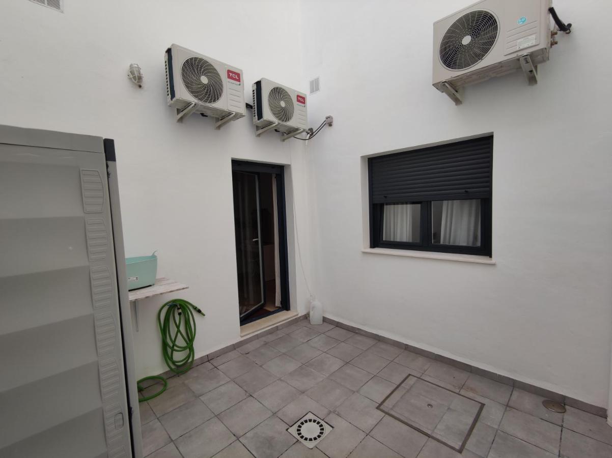 Bajo Luminoso En Barrio De Nervion Sevilha Exterior foto